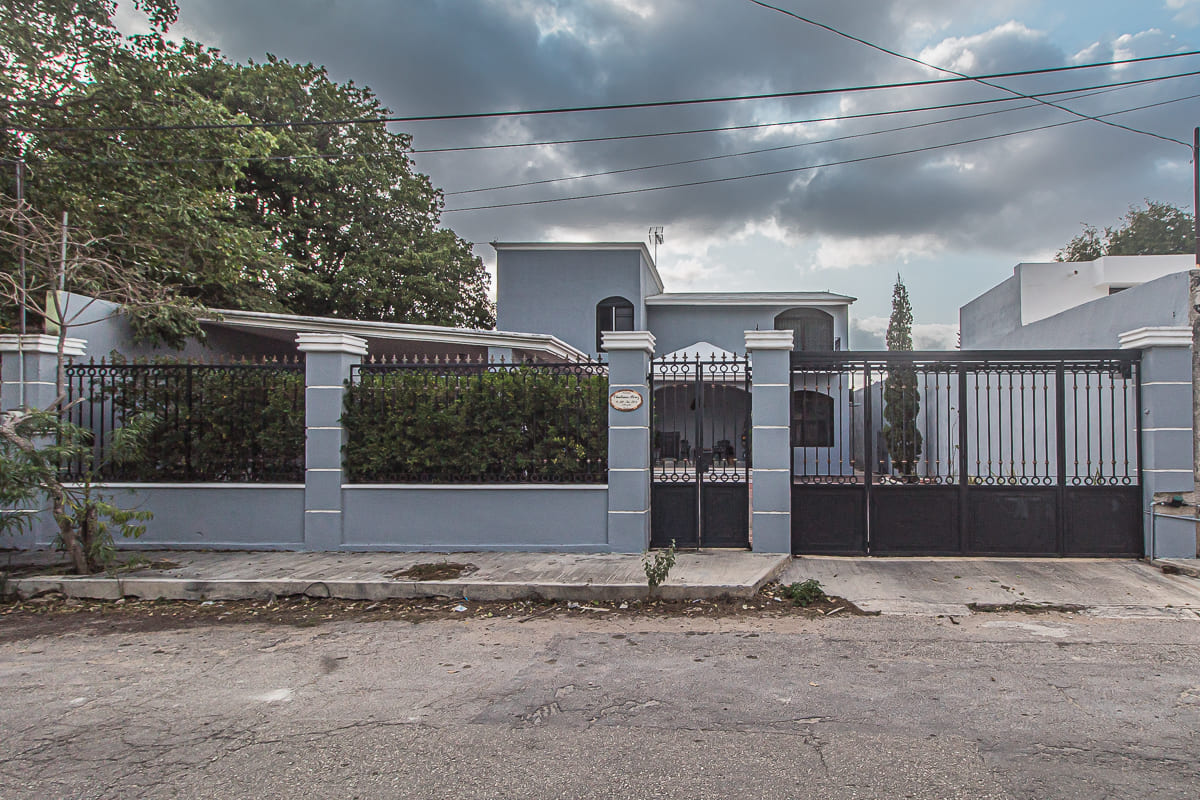 Img Contemporary Home on the East Side of Centro